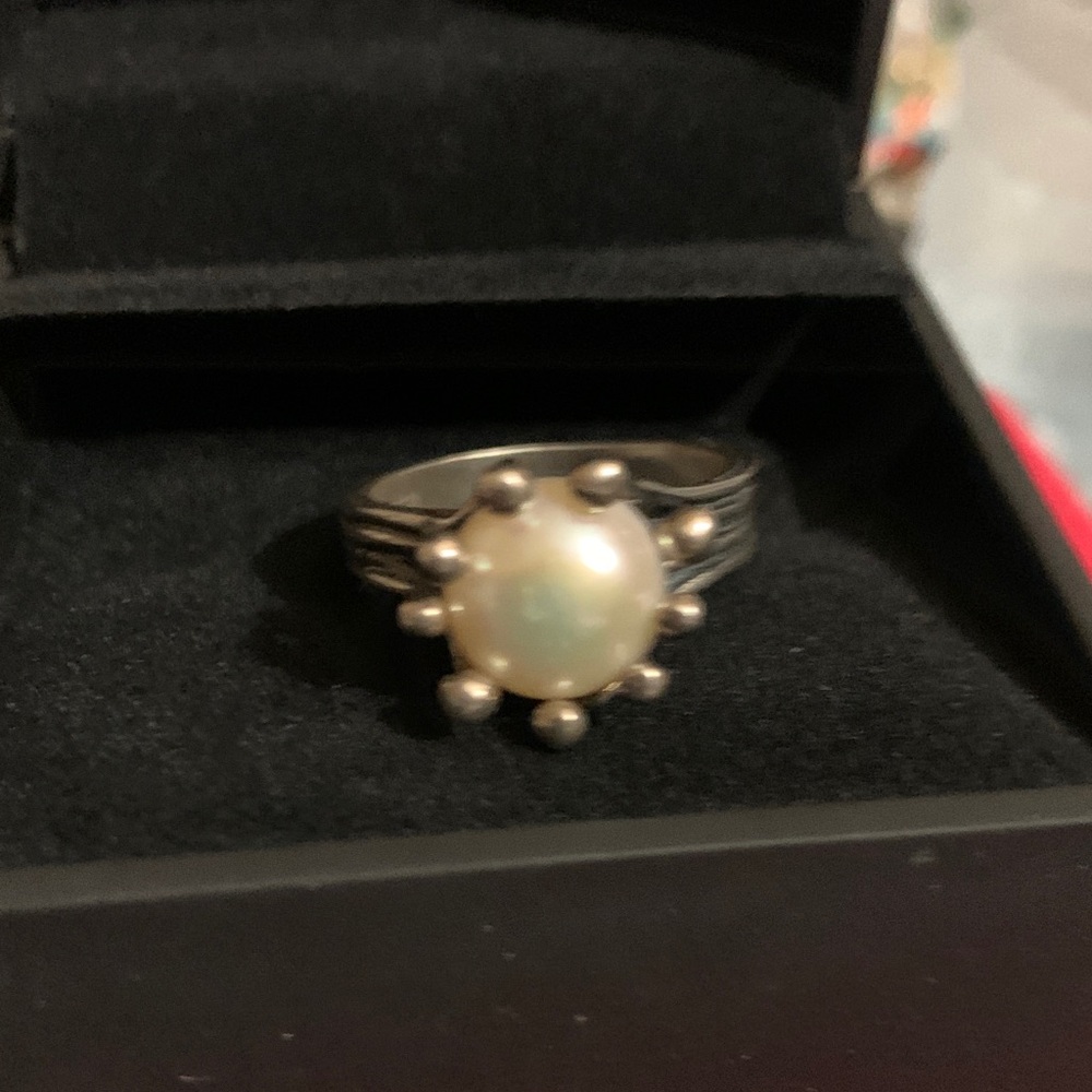 Lustrous 925 Israel Sterling Silver Pearl 5-Strain Wraps size 10) one broke
